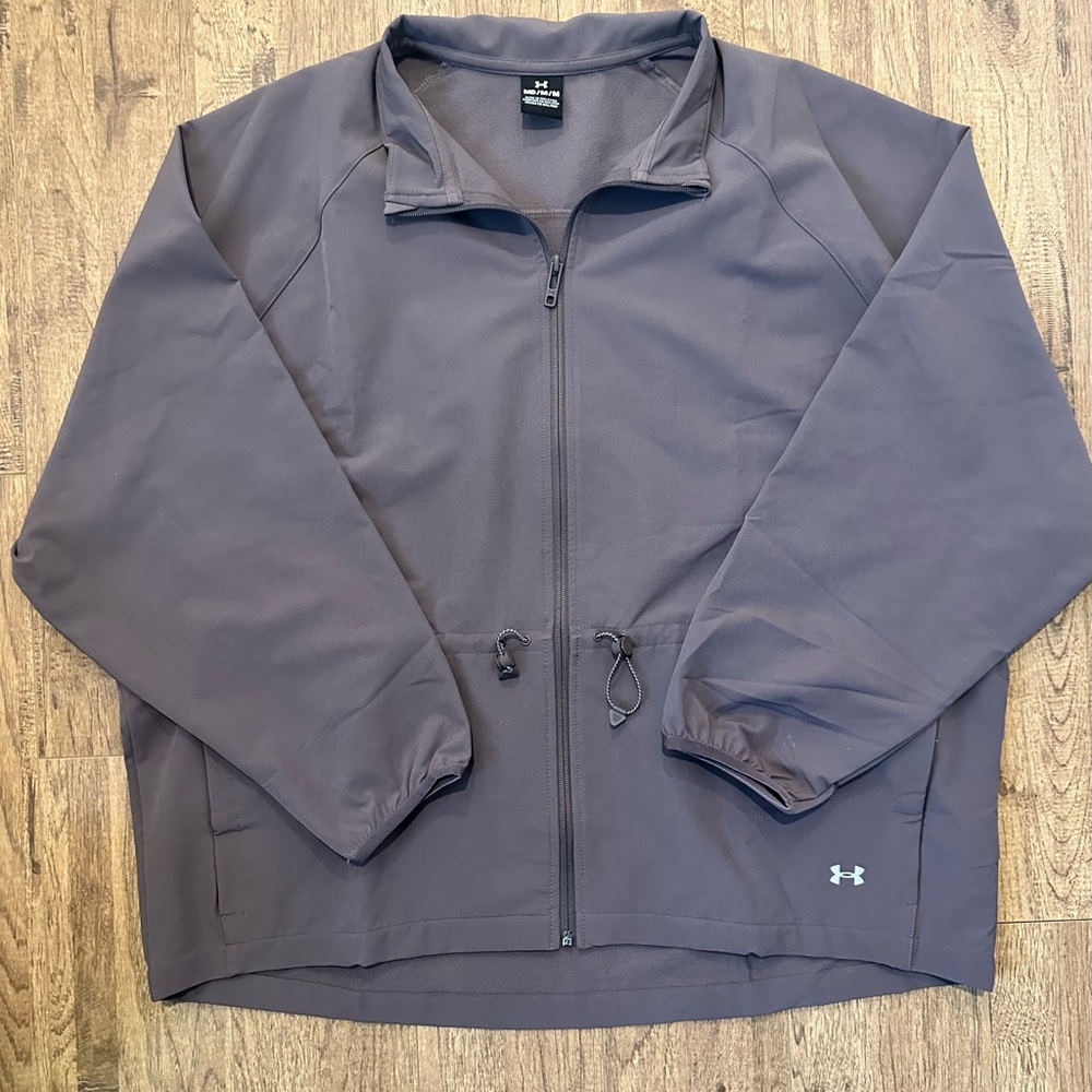 Under Armour Full Zip Women’s Lightweight Jacket. Size M. Mauve Color. Athletic